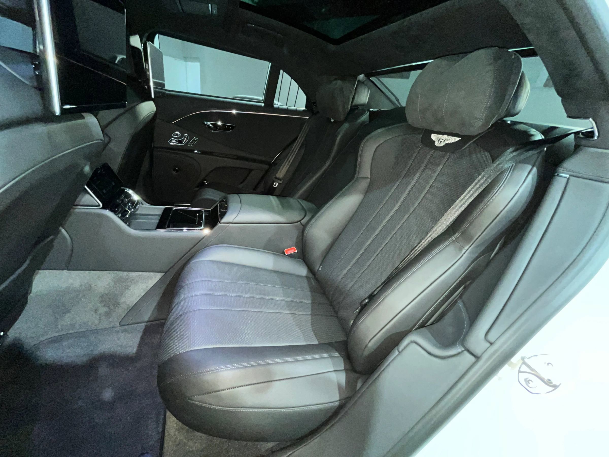 Used 2023 Bentley Flying Spur V8 AWD/4WD image 22
