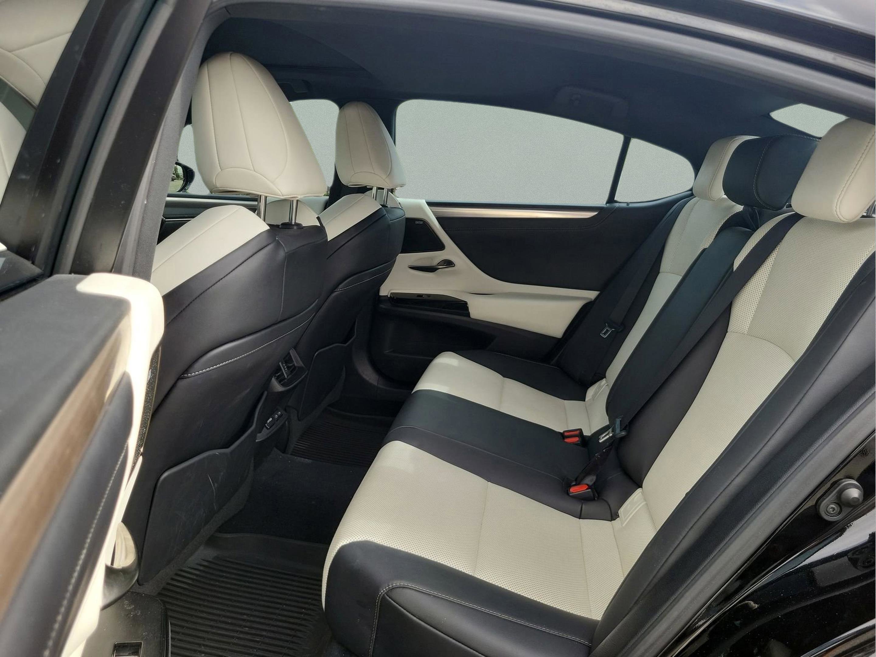 Used 2022 Lexus ES 350 F Sport w/ Accessory Package 2 image 17