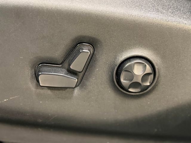 Used 2019 Chrysler Pacifica Touring Plus w/ S Appearance Package FWD image 19