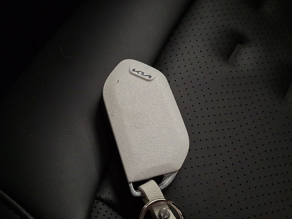 Used 2024 Kia EV9 Wind image 21