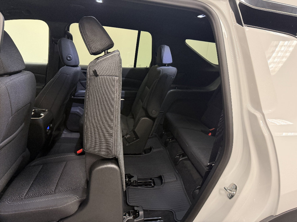New 2026 Chevrolet Traverse LT w/ LPO, Floor Liner Package FWD image 18