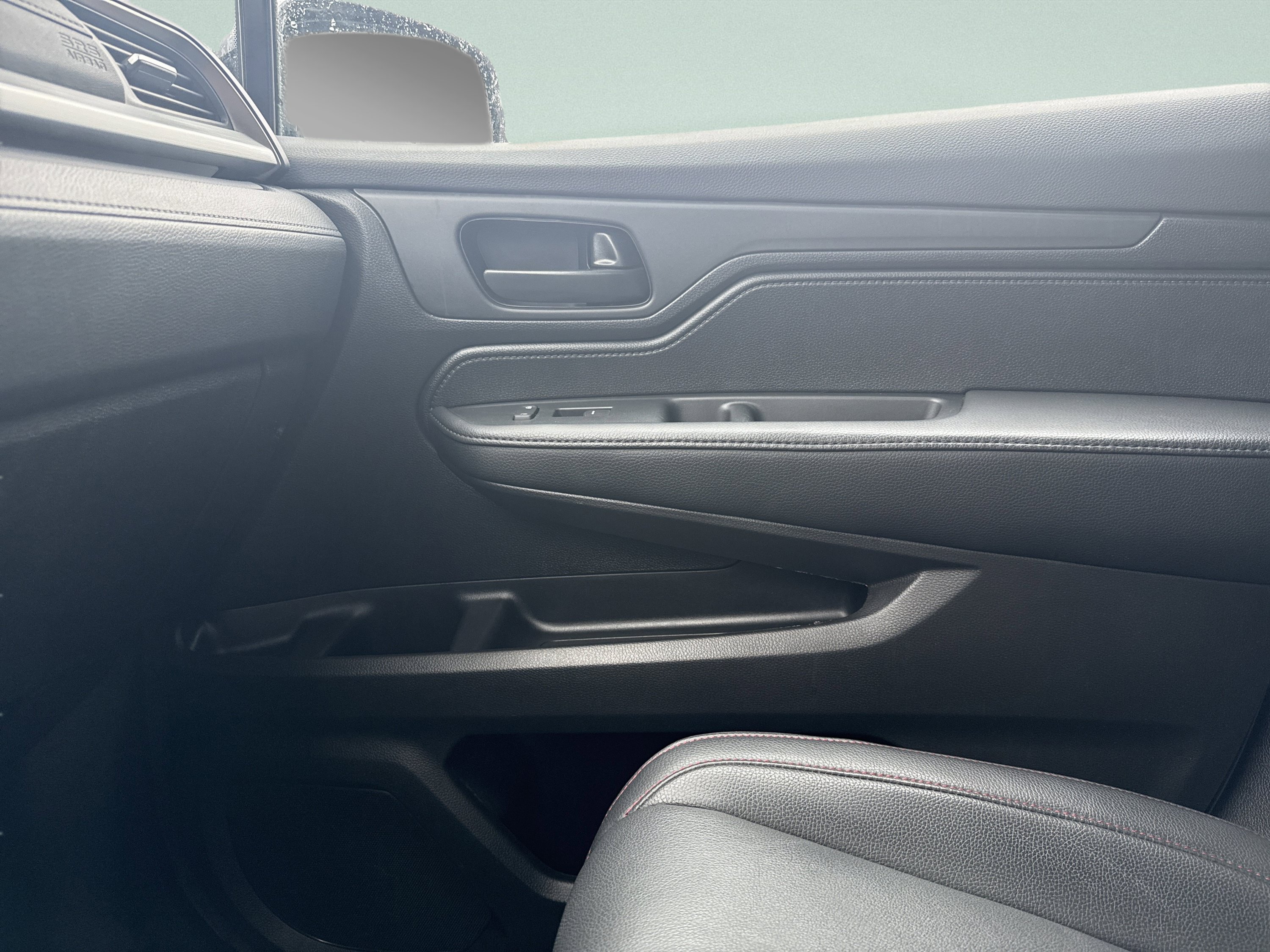 Used 2025 Honda Odyssey Sport-L image 23