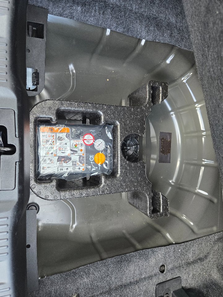 Used 2019 Ford Mustang Shelby GT350 w/ Technology Package image 50