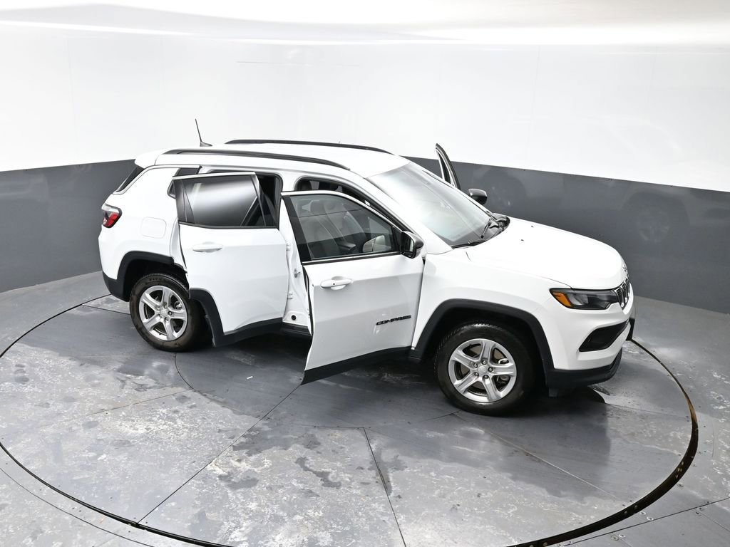 Used 2024 Jeep Compass Latitude image 57