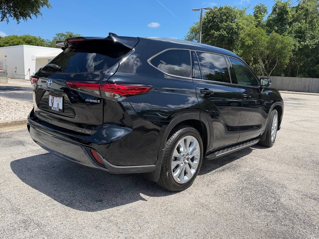 Used 2022 Toyota Highlander Limited FWD image 9