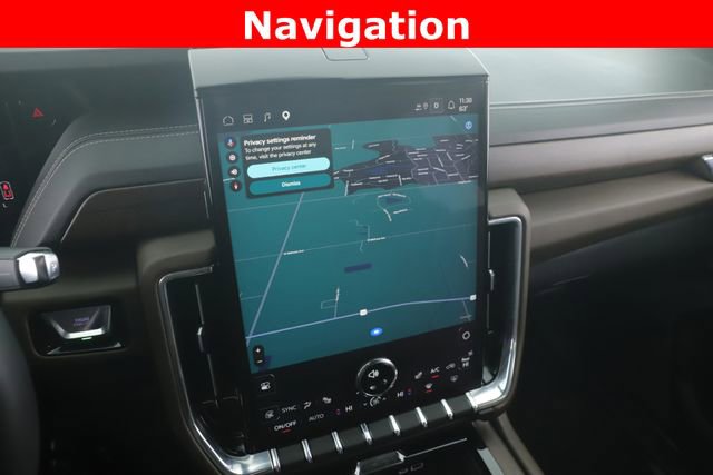 Used 2025 GMC Yukon Denali Ultimate AWD/4WD image 5