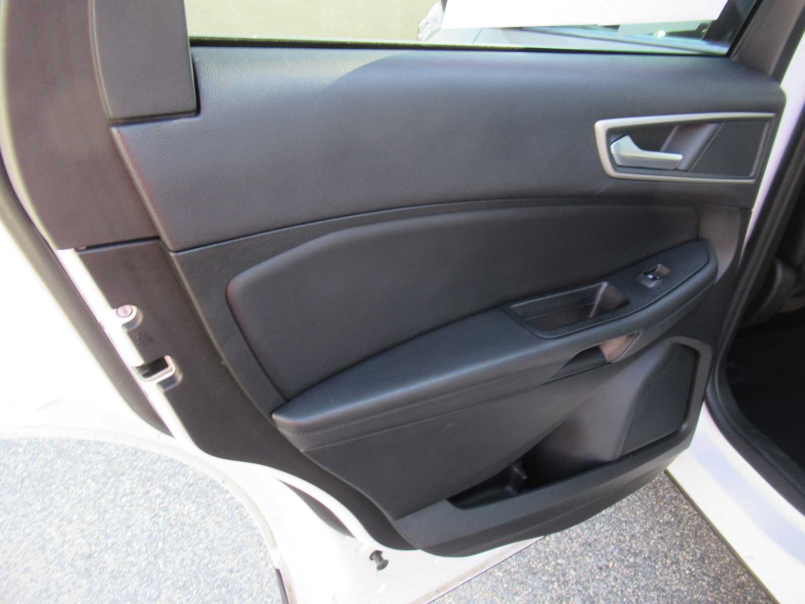 Used 2024 Ford Edge SEL AWD/4WD image 14