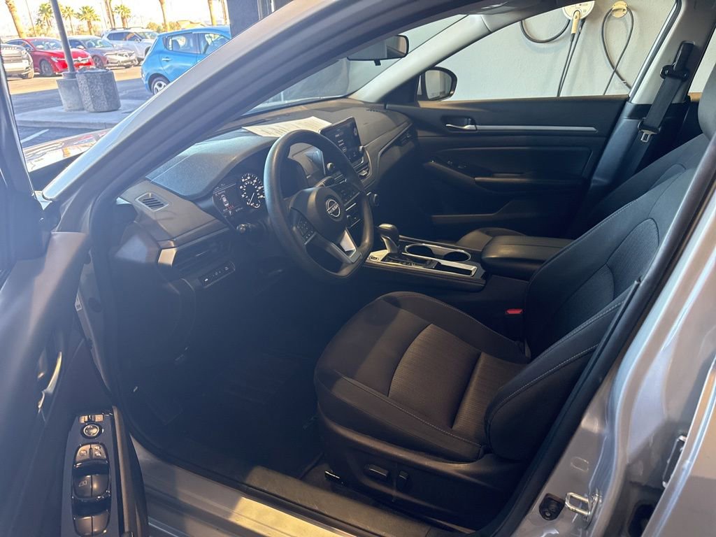 Used 2023 Nissan Altima 2.5 SV image 15