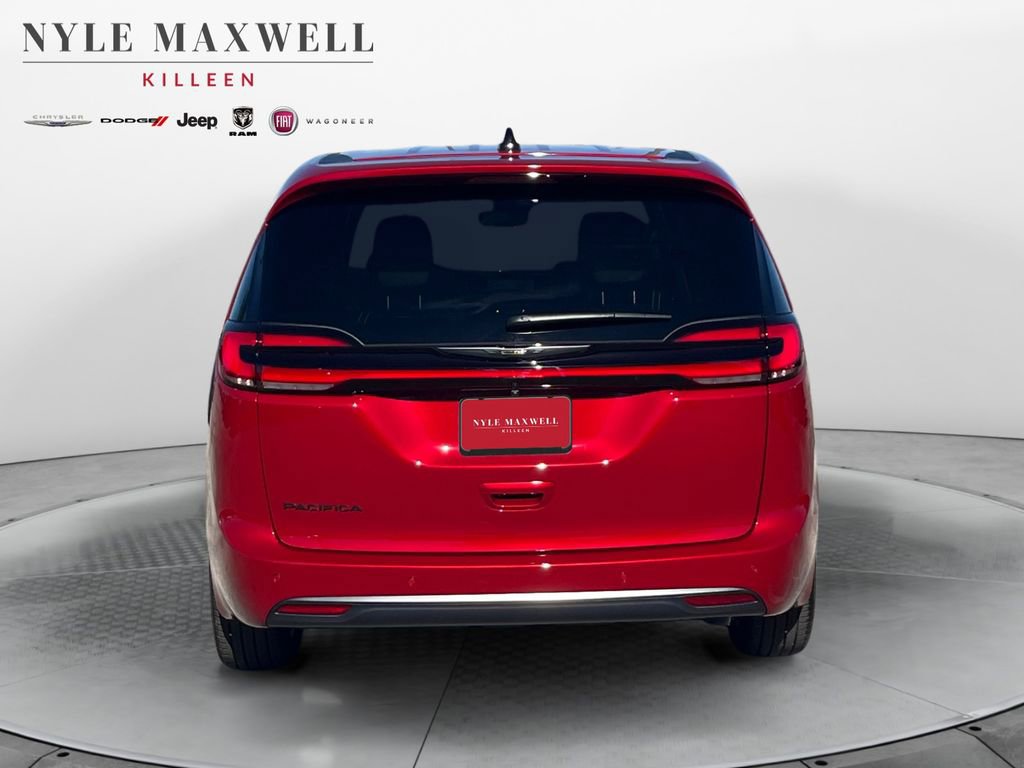 New 2026 Chrysler Pacifica Select image 15