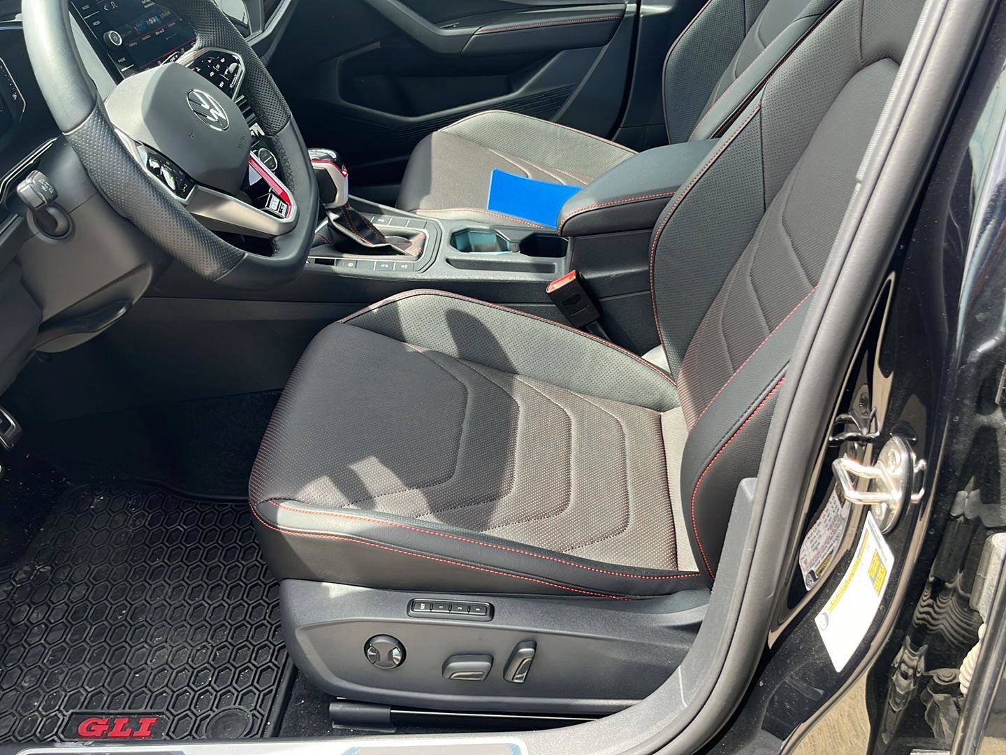 Used 2023 Volkswagen Jetta GLI Autobahn image 20