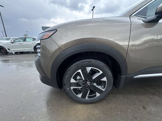 Certified 2025 Nissan Kicks SV w/ SV Premium Package AWD/4WD image 11