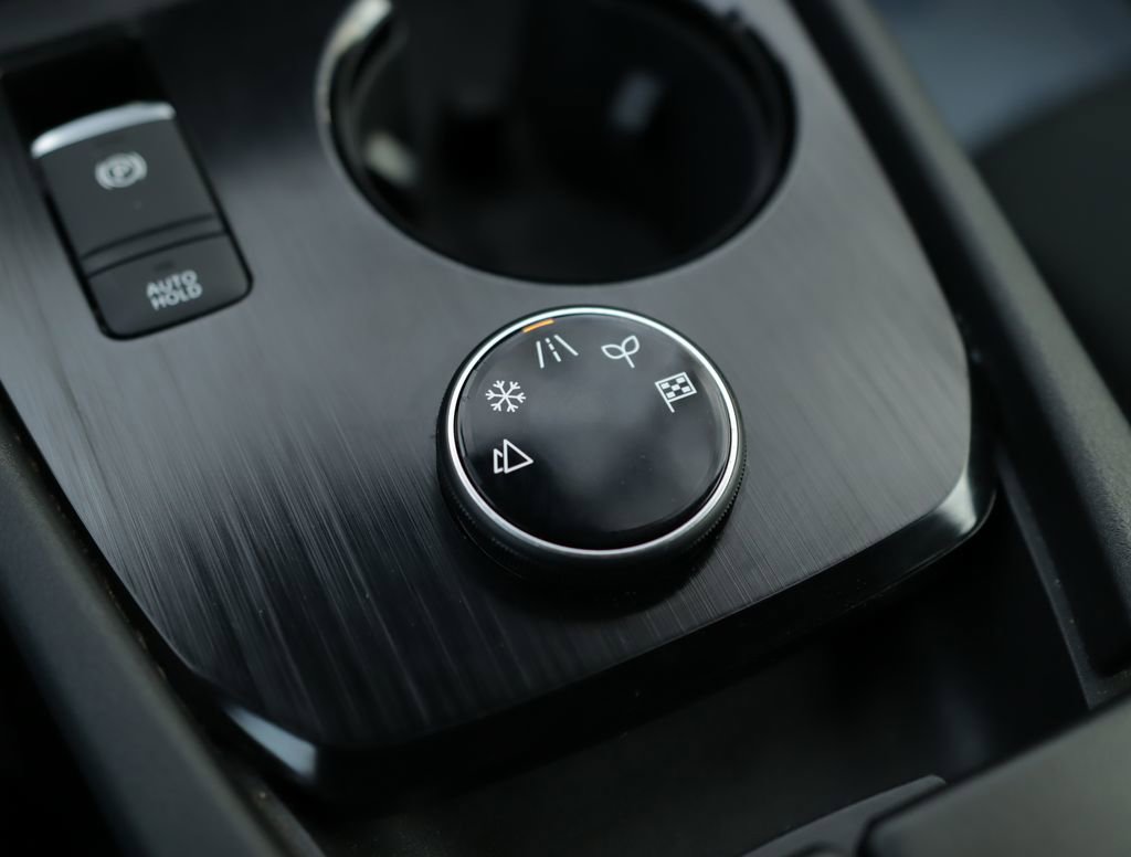 Used 2023 Nissan Rogue S image 15