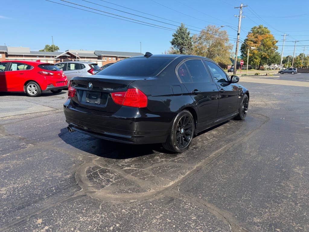 Used 2011 BMW 328i Sedan RWD image 7