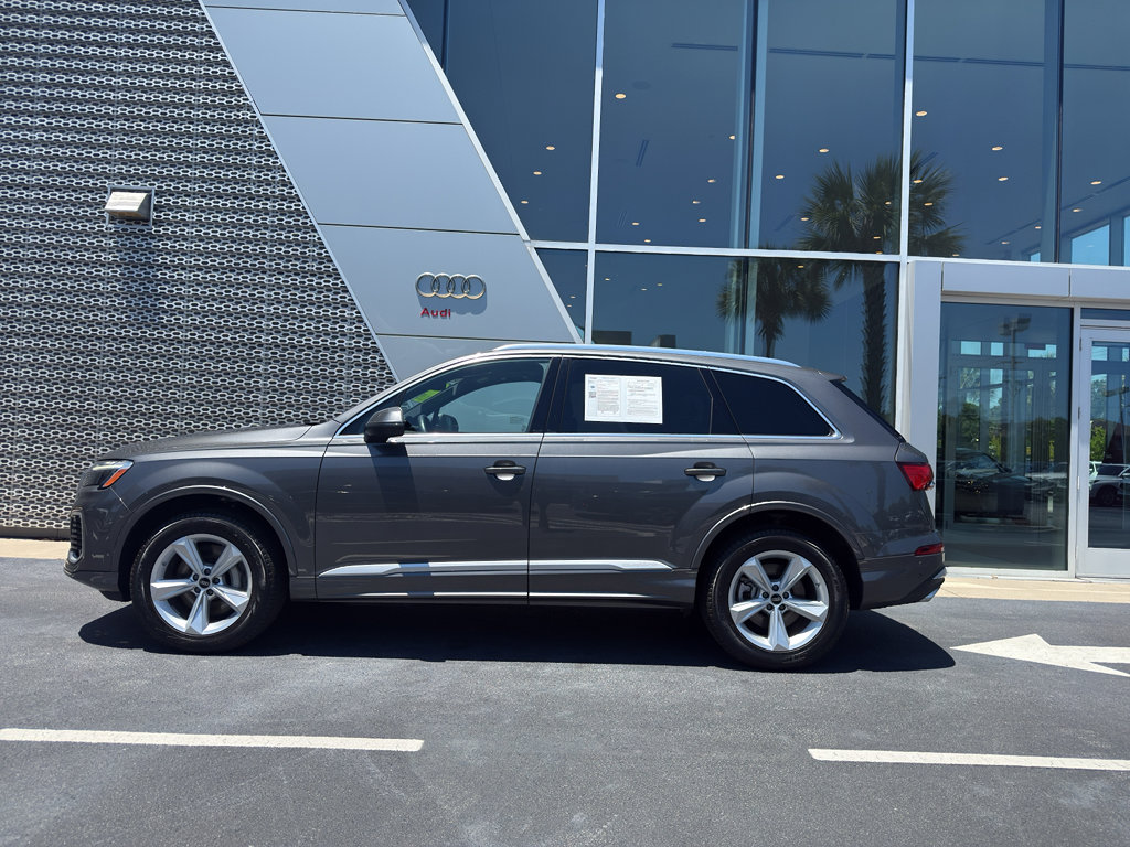 Used 2025 Audi Q7 2.0T Premium w/ Convenience Package AWD/4WD image 3