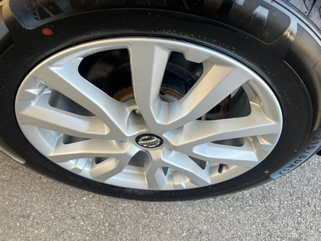 Used 2022 Nissan Rogue Sport SV AWD/4WD image 43