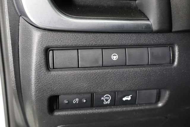 Used 2023 Nissan Rogue SV w/ SV Premium B Package FWD image 22