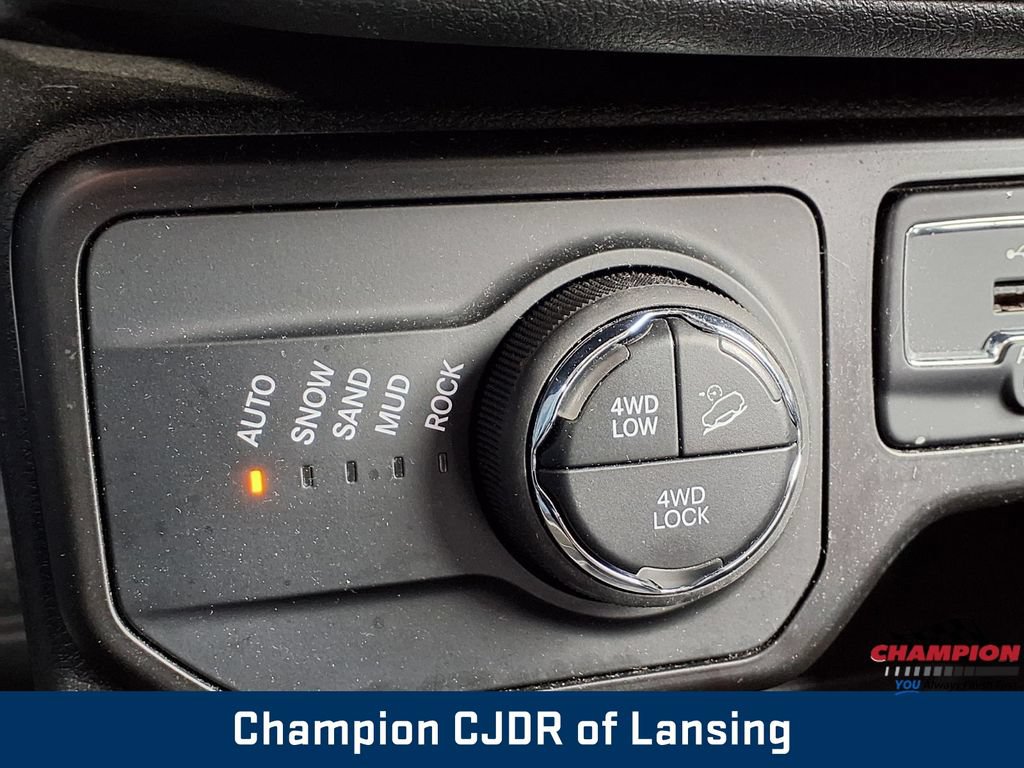 Used 2023 Jeep Renegade Trailhawk AWD/4WD image 29