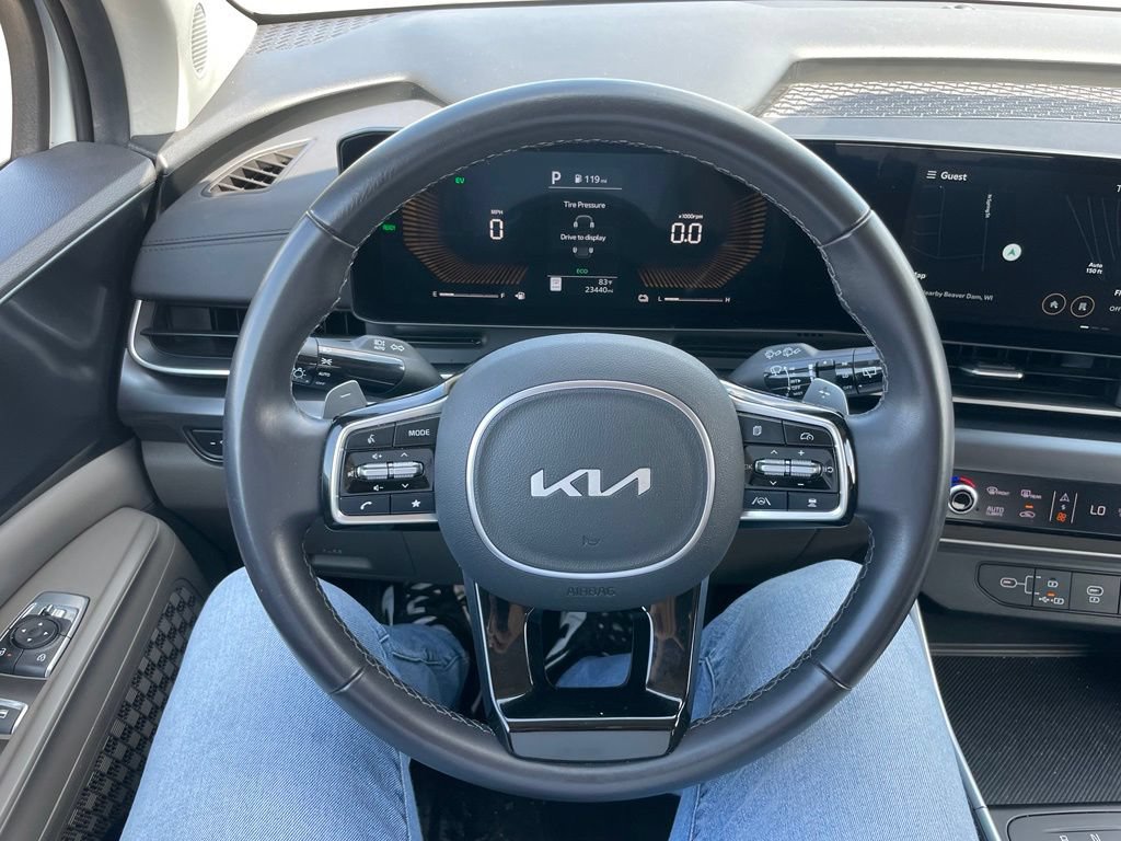 Used 2026 Kia Carnival LXS FWD image 24