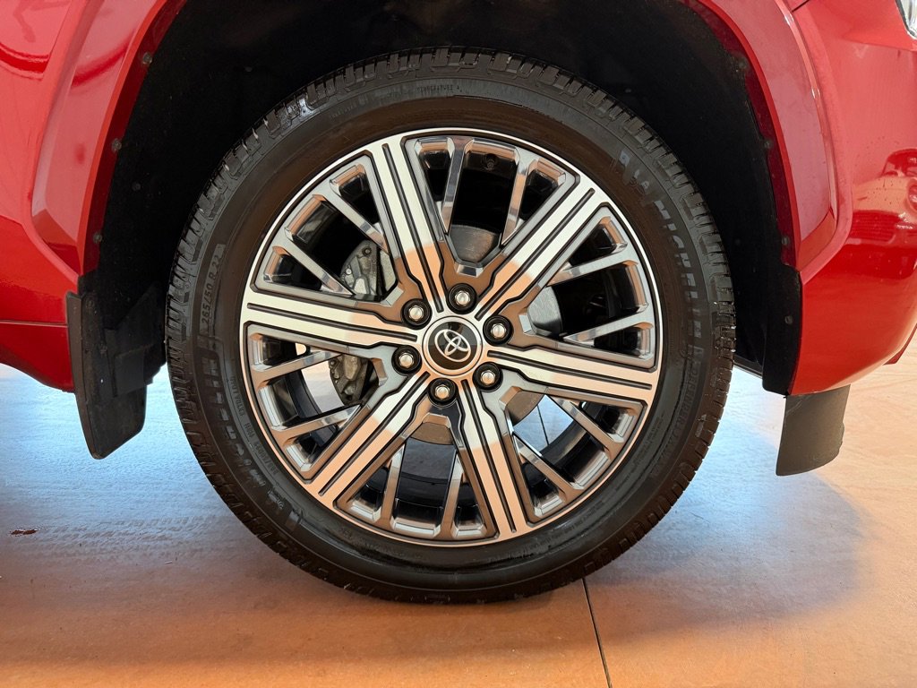 Used 2023 Toyota Sequoia Capstone AWD/4WD image 15