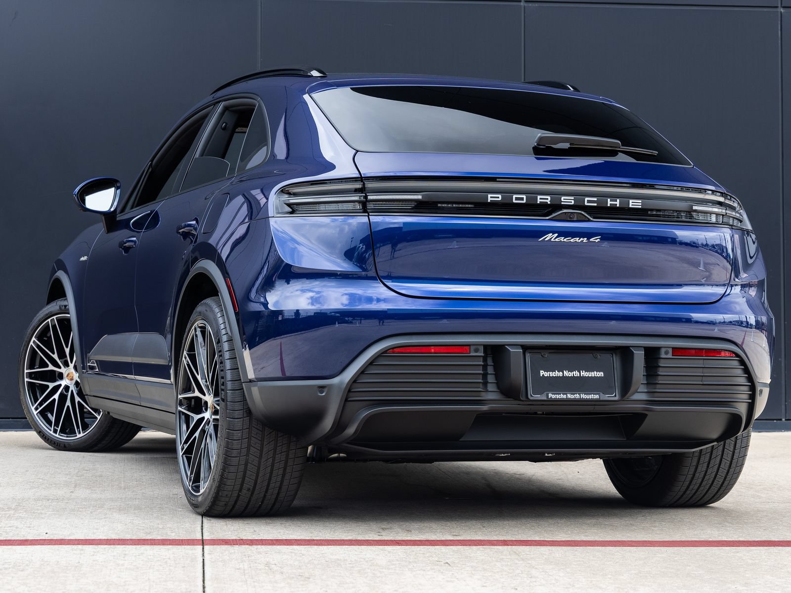 New 2026 Porsche Macan 4 Electric AWD/4WD image 3