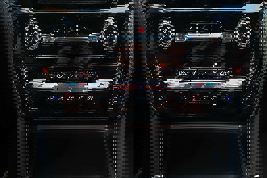 Used 2023 Ford Explorer Limited w/ Equipment Group 301A image 14