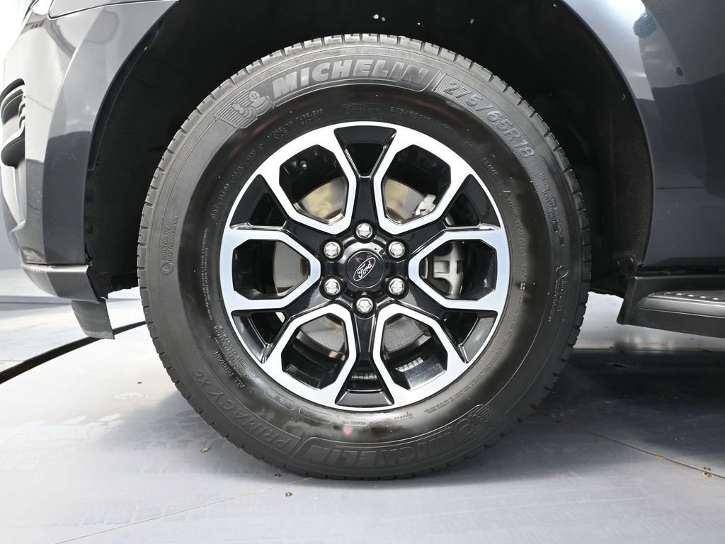 Used 2024 Ford Expedition Max XLT image 18