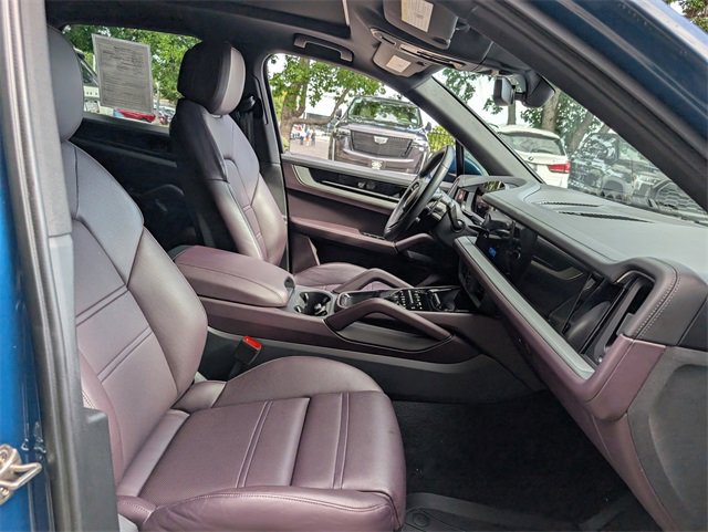 Used 2024 Porsche Cayenne image 11