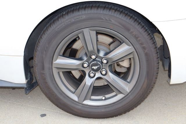 Used 2017 Ford Mustang Coupe RWD image 24