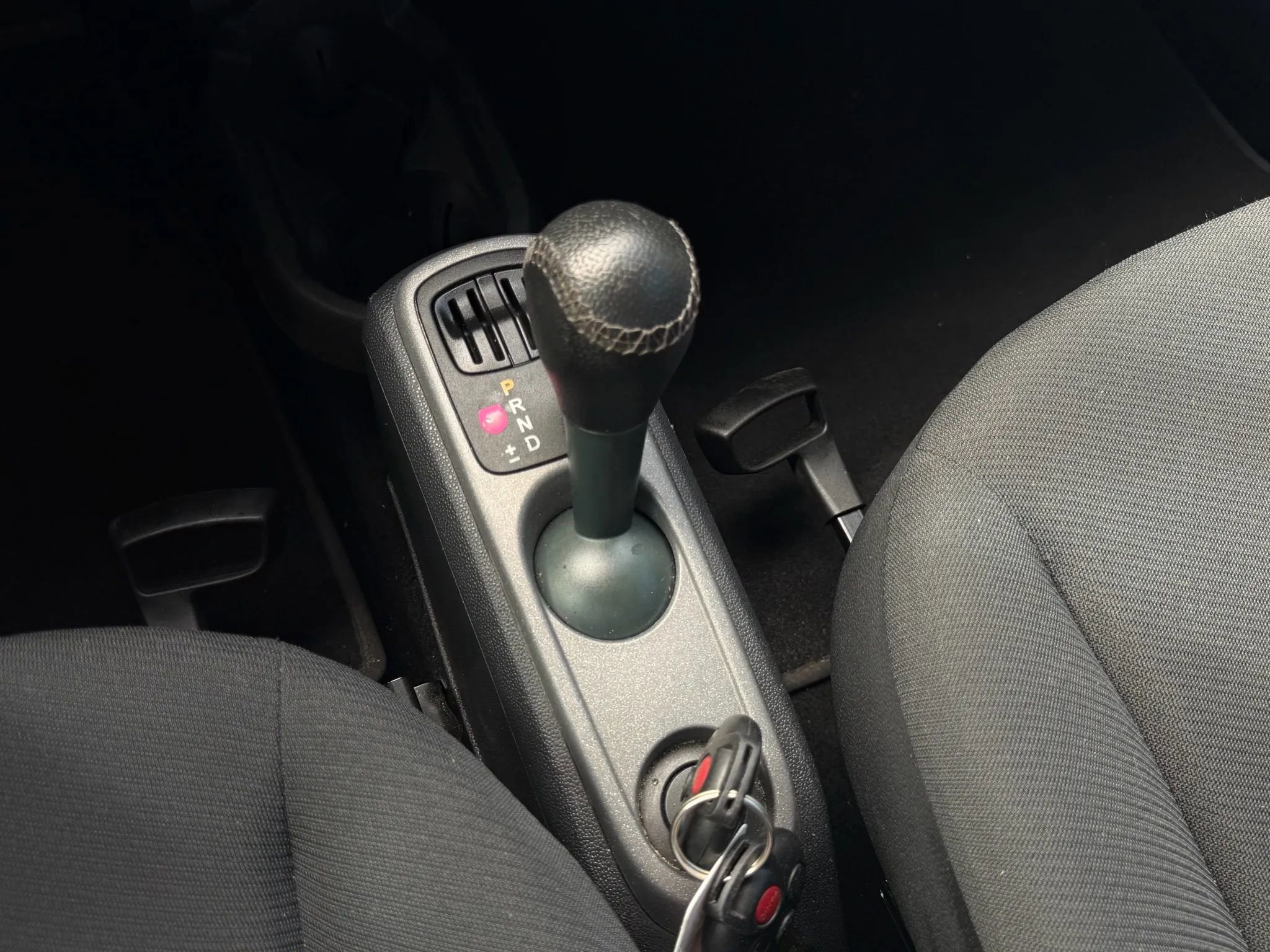 Used 2015 smart fortwo passion image 24