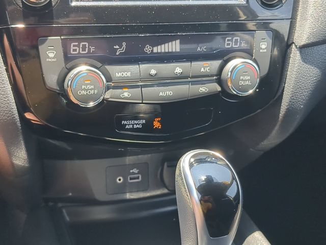 Used 2019 Nissan Rogue SV FWD image 23