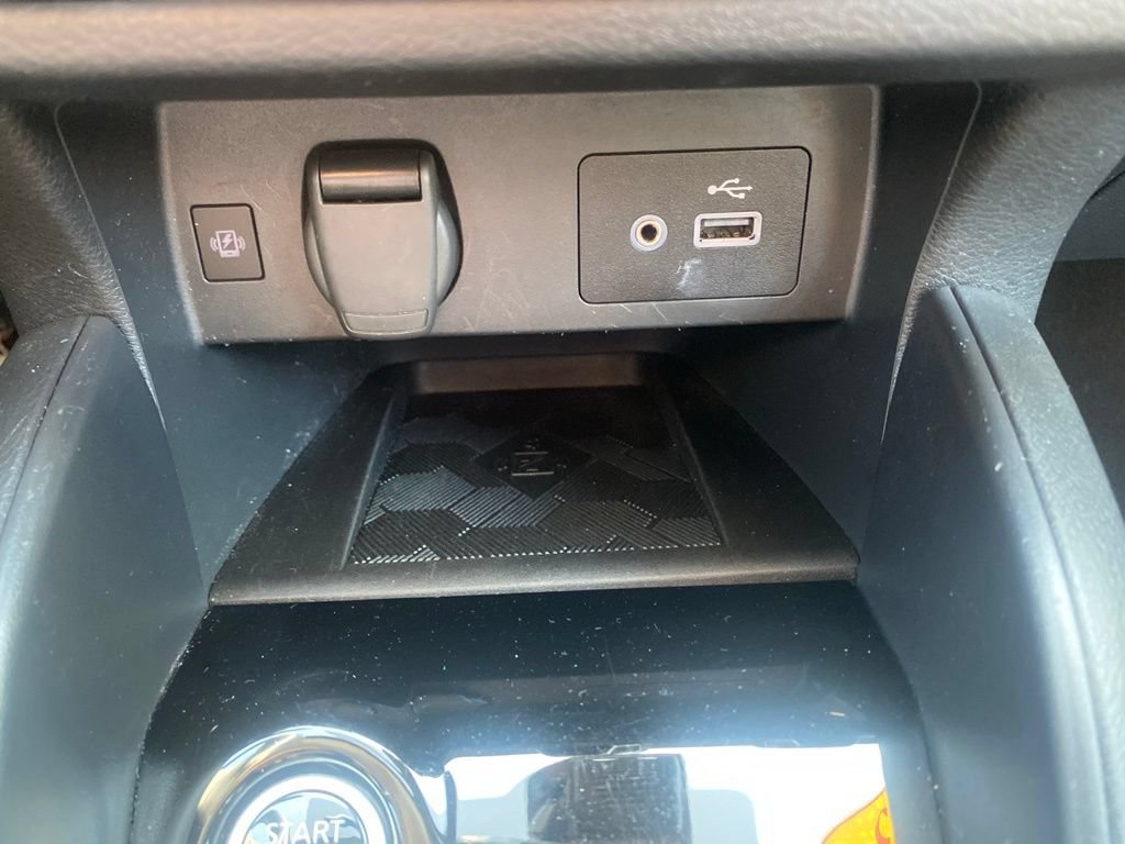 Certified 2025 Nissan Versa SV FWD image 32