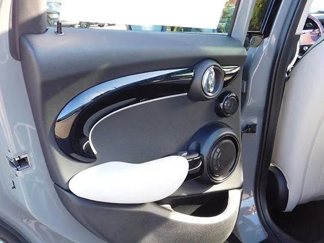 Used 2023 MINI Cooper S image 9