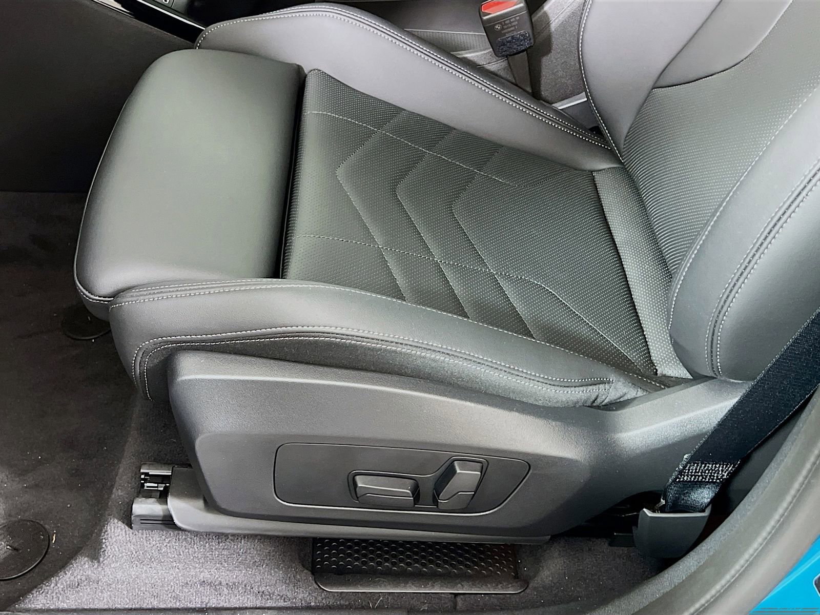 New 2025 BMW X1 M35i w/ Premium Package AWD/4WD image 22