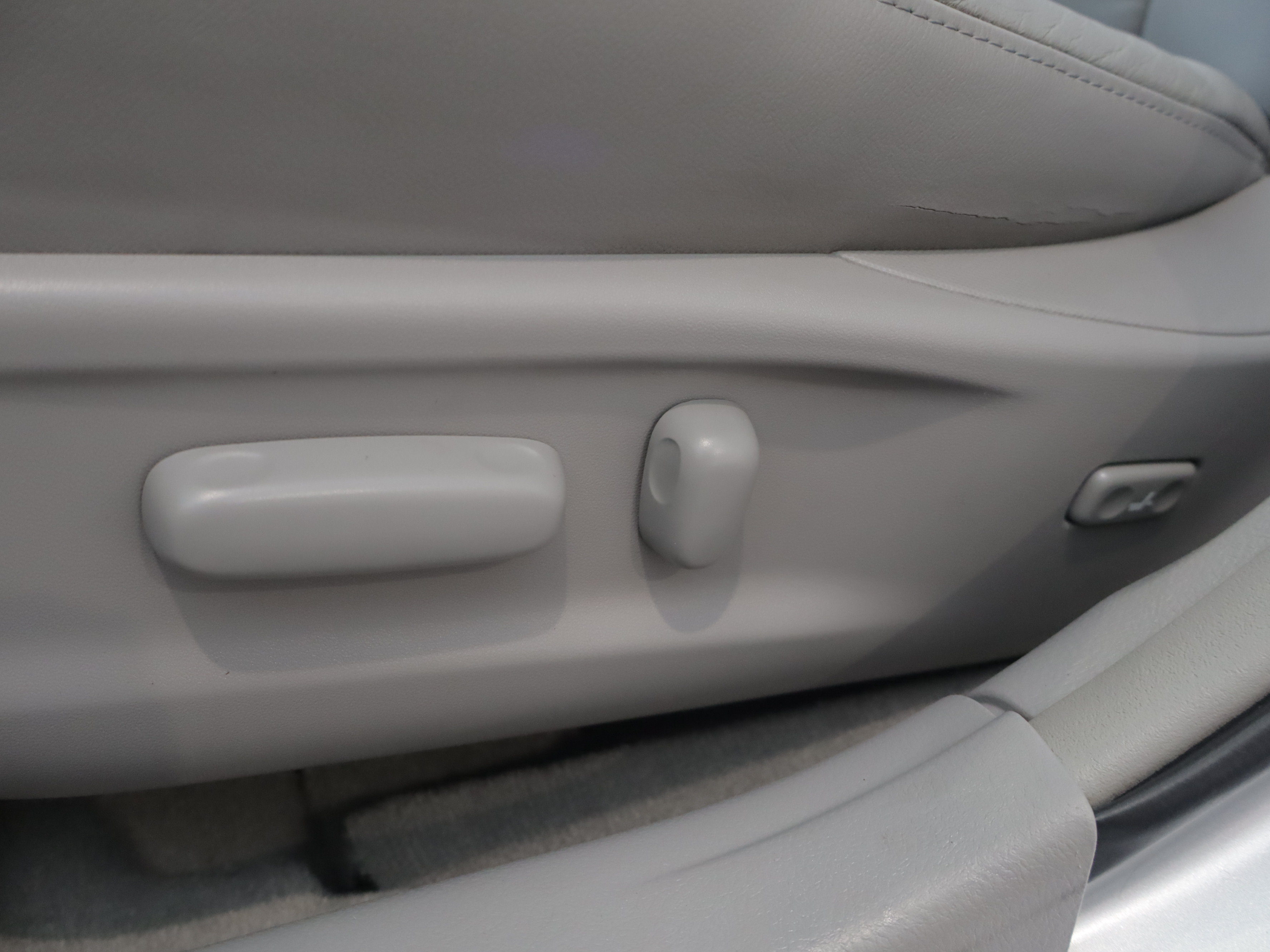 Used 2007 Toyota Camry XLE FWD image 14