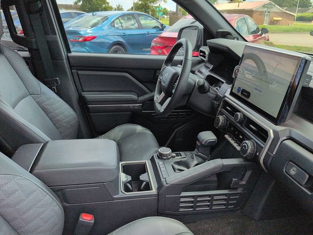 Certified 2025 Toyota 4Runner TRD Off-Road Premium AWD/4WD image 11