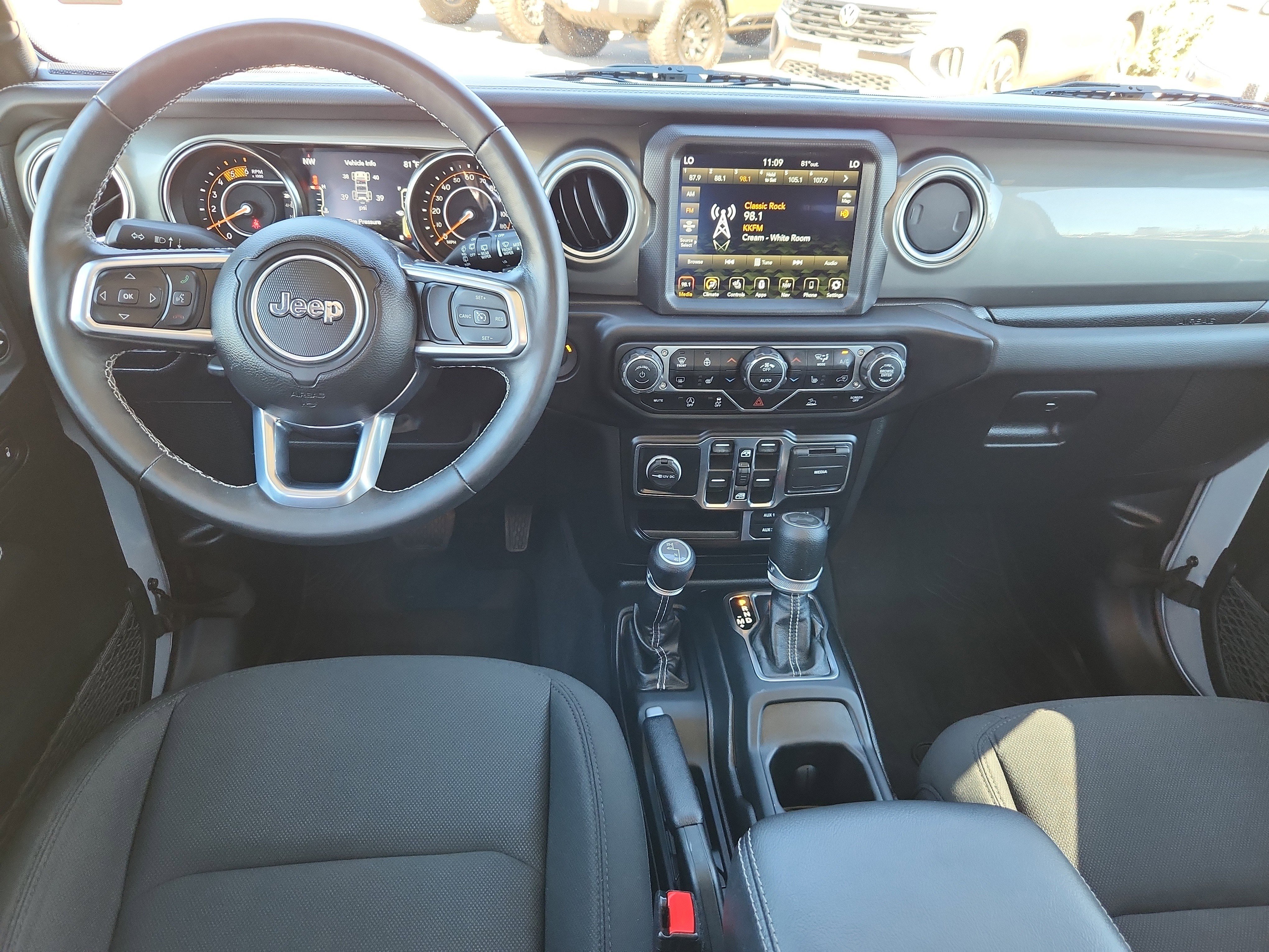 Used 2022 Jeep Wrangler Unlimited Sahara w/ Cold Weather Group image 9