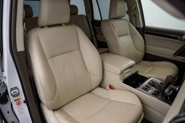 Used 2017 Lexus GX 460 Luxury w/ Preferred Accessory Package AWD/4WD image 21