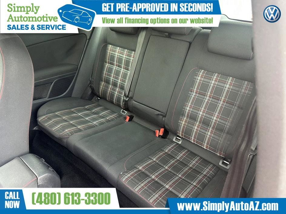 Used 2010 Volkswagen GTI 2-Door image 15