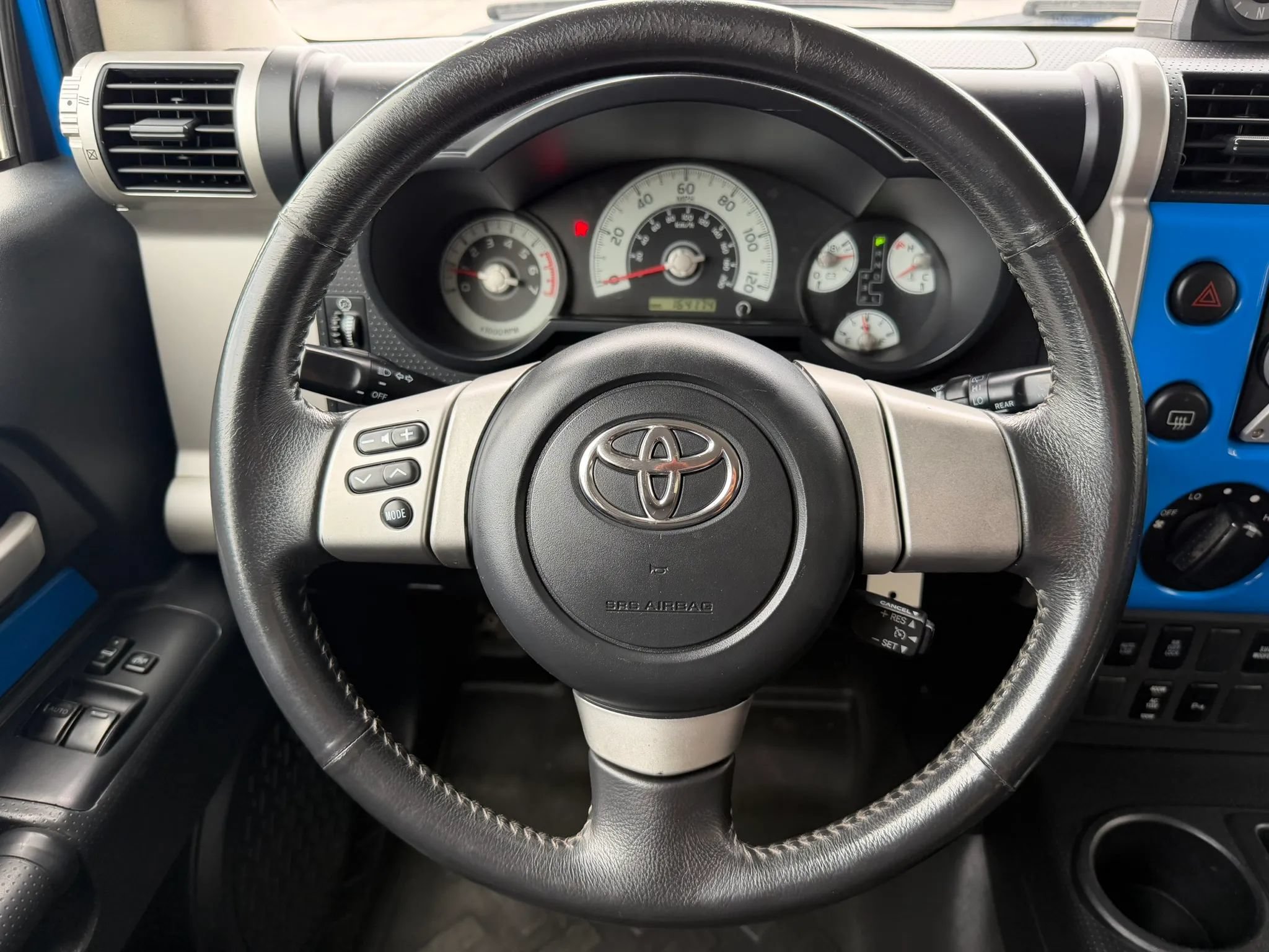 Used 2007 Toyota FJ Cruiser 2WD w/ Upgrade Pkg 2 image 15