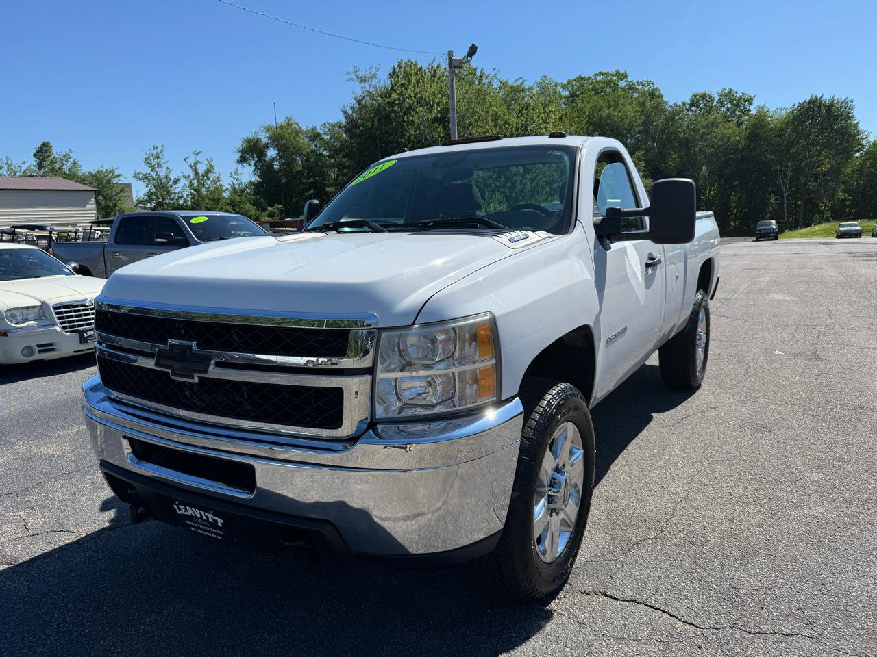 Used 2011 Chevrolet Silverado 2500 W/T w/ Snow Plow Prep Package AWD/4WD image 2