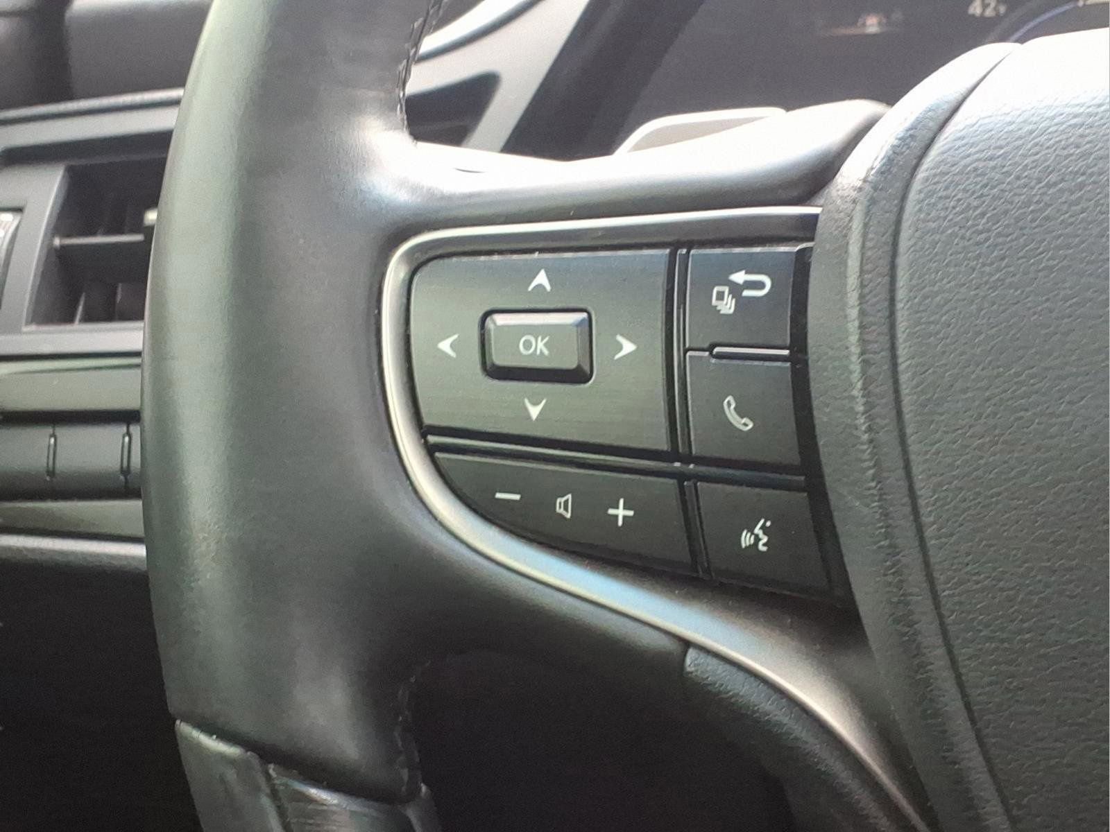 Used 2022 Lexus ES 300h w/ Accessory Package 2 image 17