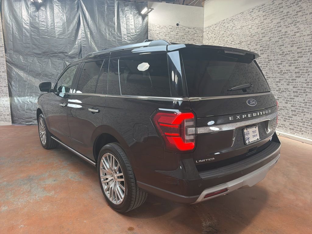 Used 2024 Ford Expedition Limited image 5