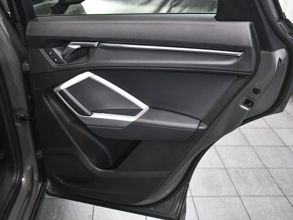 Used 2020 Audi Q3 2.0T Premium Plus w/ Premium Plus Package image 14