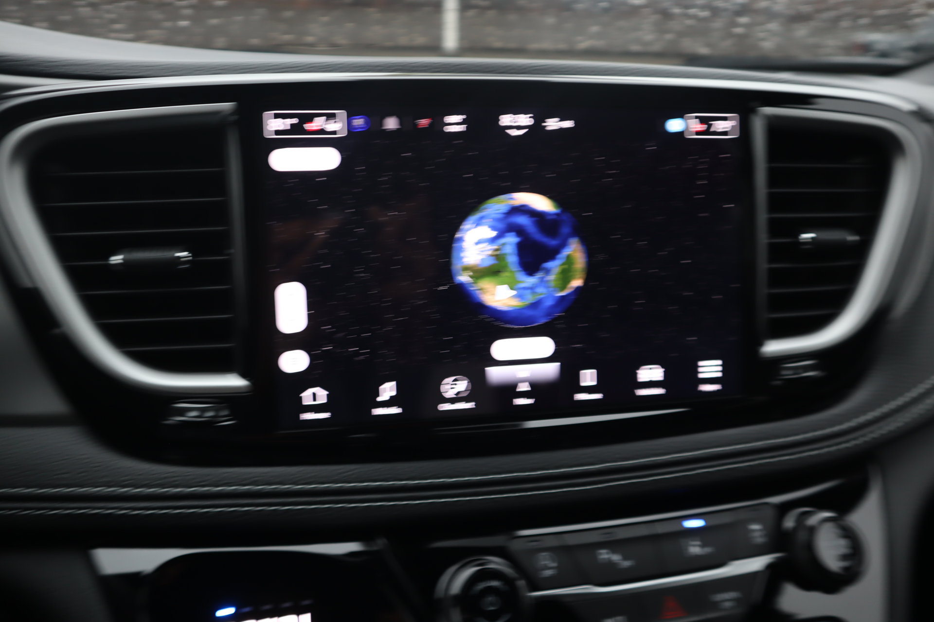 New 2027 Chrysler Pacifica Limited FWD image 7