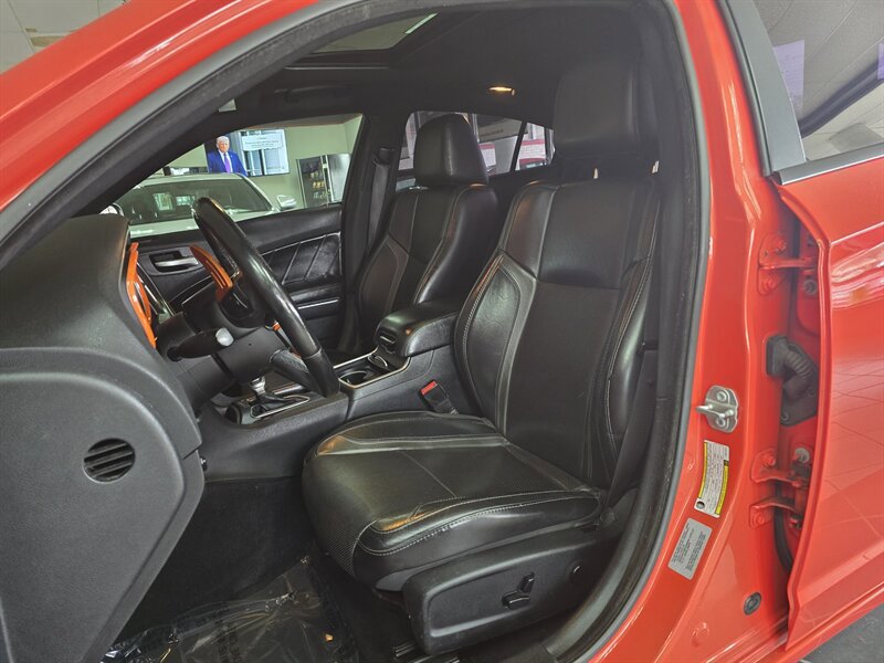 Used 2017 Dodge Charger R/T w/ Plus Group RWD image 9