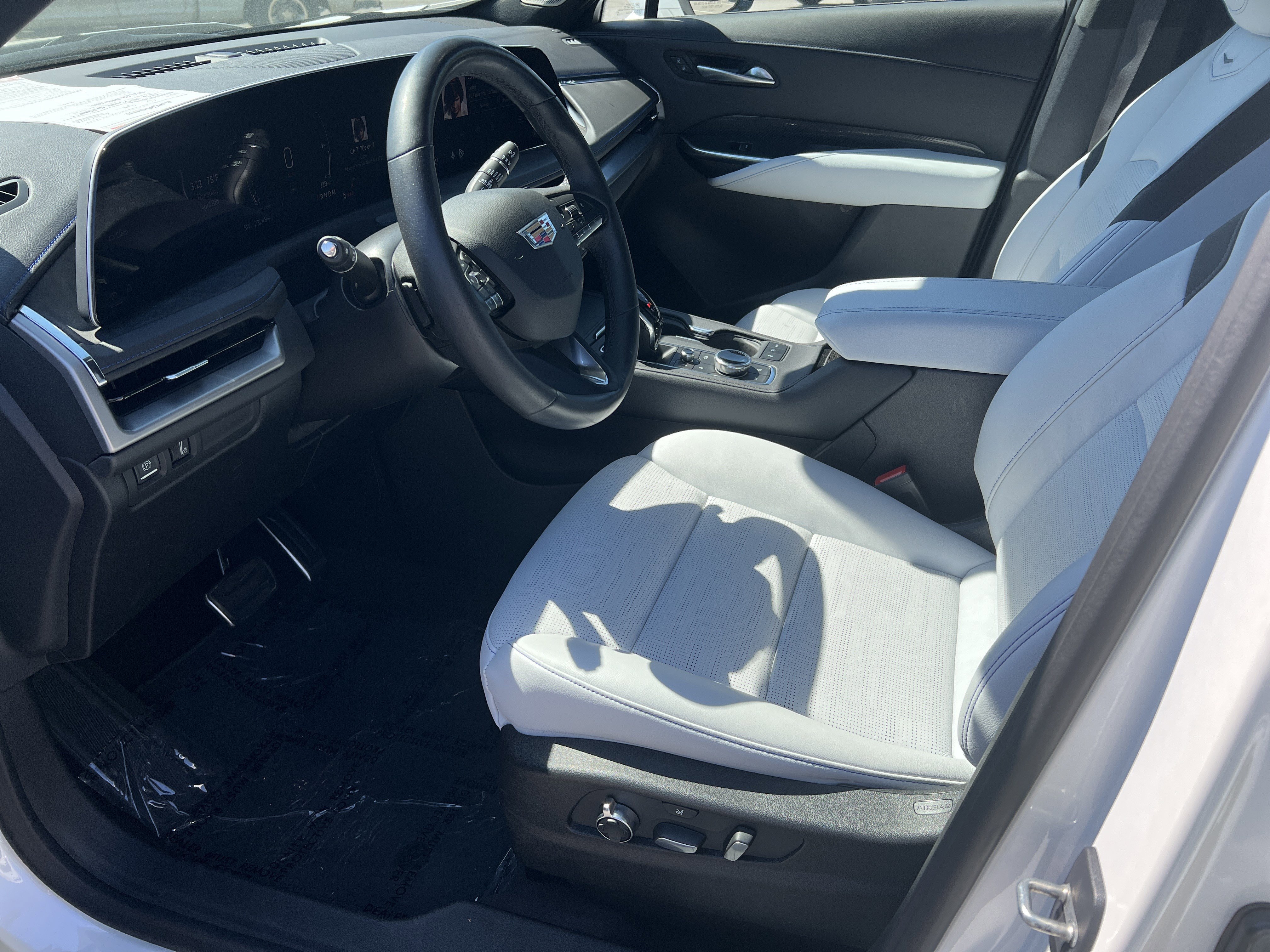 Used 2024 Cadillac XT4 Sport image 10