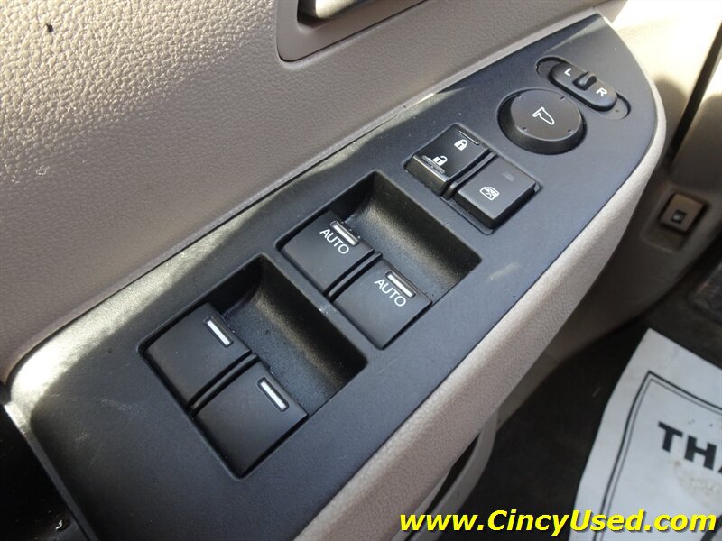 Used 2012 Honda Odyssey LX image 24