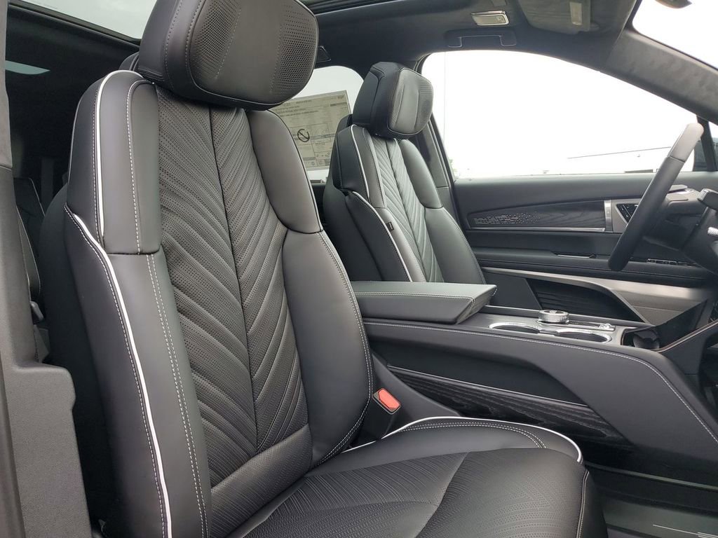 New 2026 Cadillac Vistiq Platinum image 27