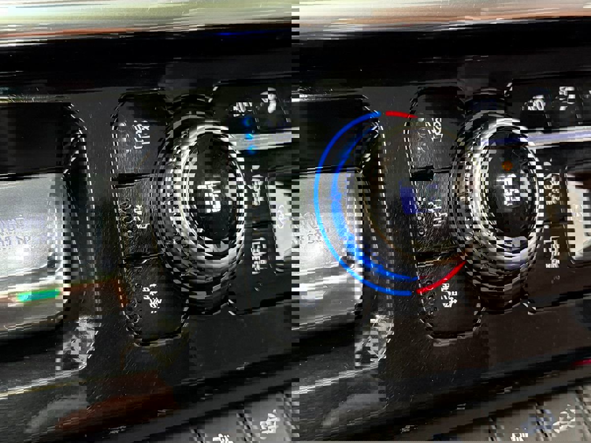 Used 2024 GMC Sierra 2500 Denali Ultimate image 32