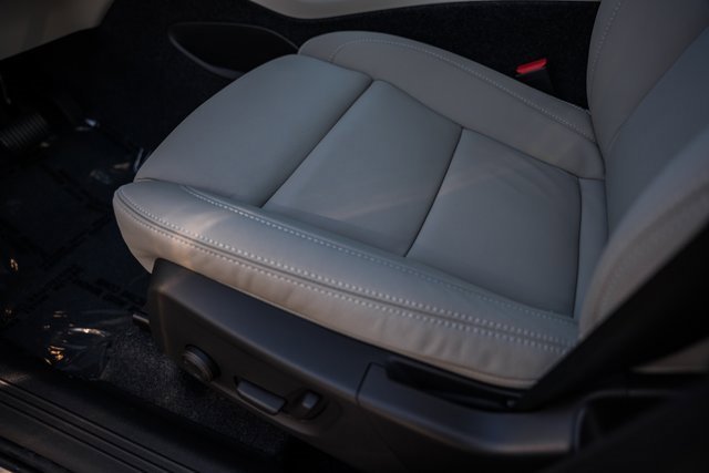 New 2026 Volvo XC40 B5 Ultra w/ Protection Package Premier image 36